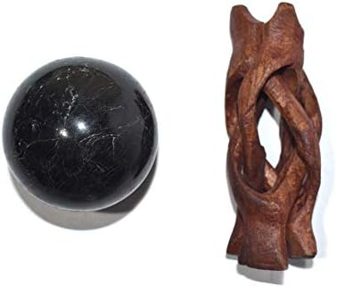 Исцелување4u сфера црна турмалин големина 2,5-3 инчи и една дрвена топка стојат природна кристална топка сфера Васту Реики Чакра